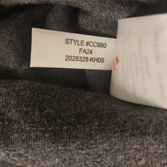 NWOT J. Crew Perfect-Fit Long-Sleeve Crewneck T-Shirt With Lion Buttons Gray M - Picture 10 of 10